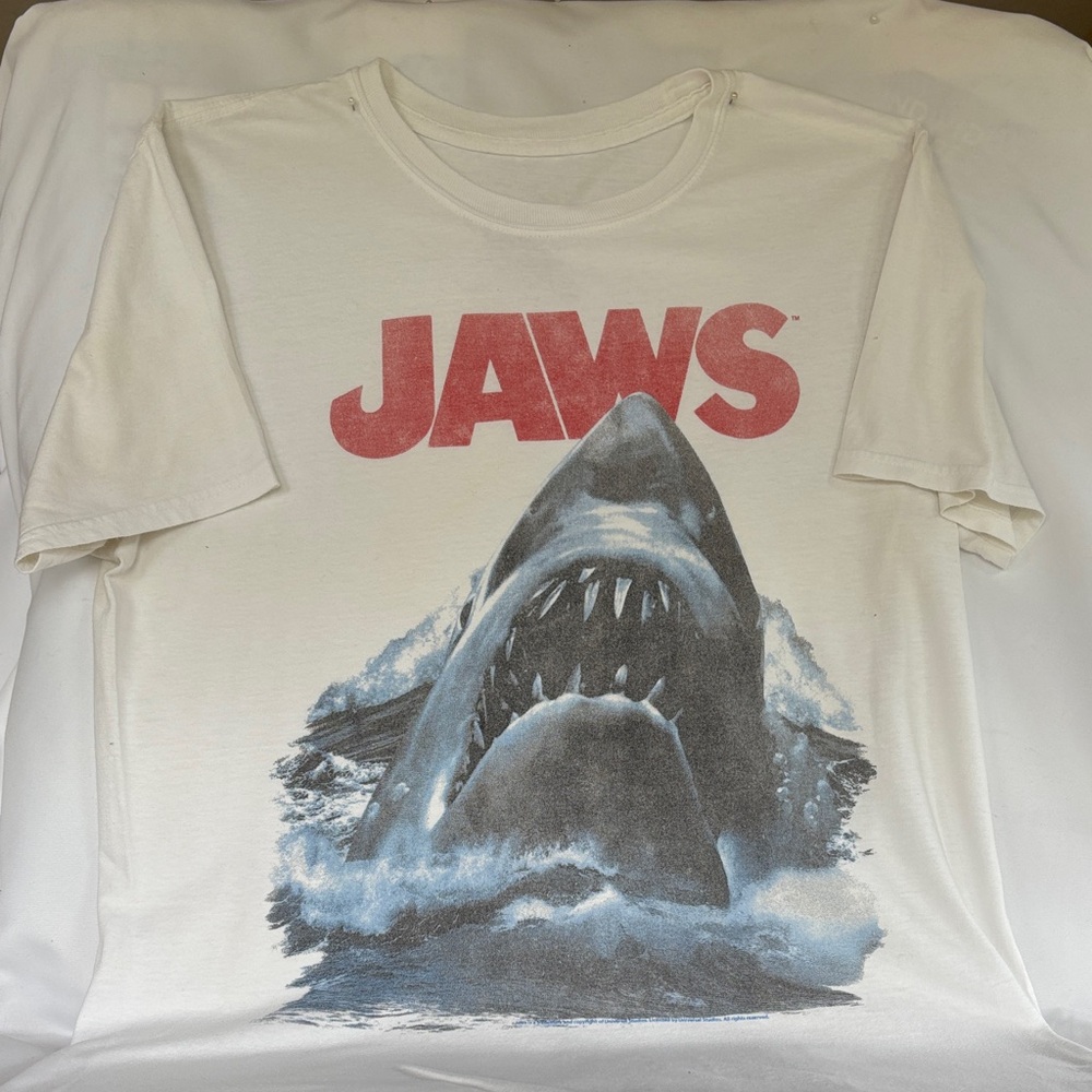 AMERICAN CLASSIC SLIGHTLY WORN JAWS GRAPHIC T-SHIRT -MEN’s SIZE MEDIUM - Picture 3 of 11